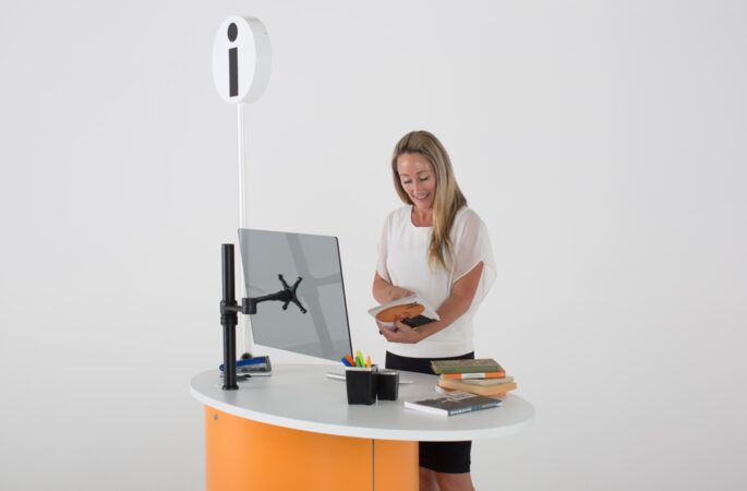 Adapt your workspace to meet the task with height adjustable YAKETY YAK Oval 102 pod.