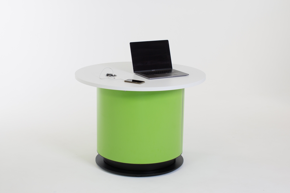 Height adjustable YAKETY YAK Round 105 desk lowered to seated height – staff side.