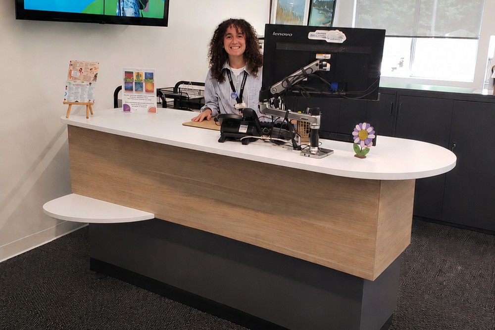 This YAKETY YAK 304 Counter makes the perfect welcome desk at Caledon Public Library.