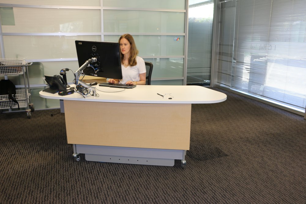 YAKETY YAK 205 desks feature generous worktops.