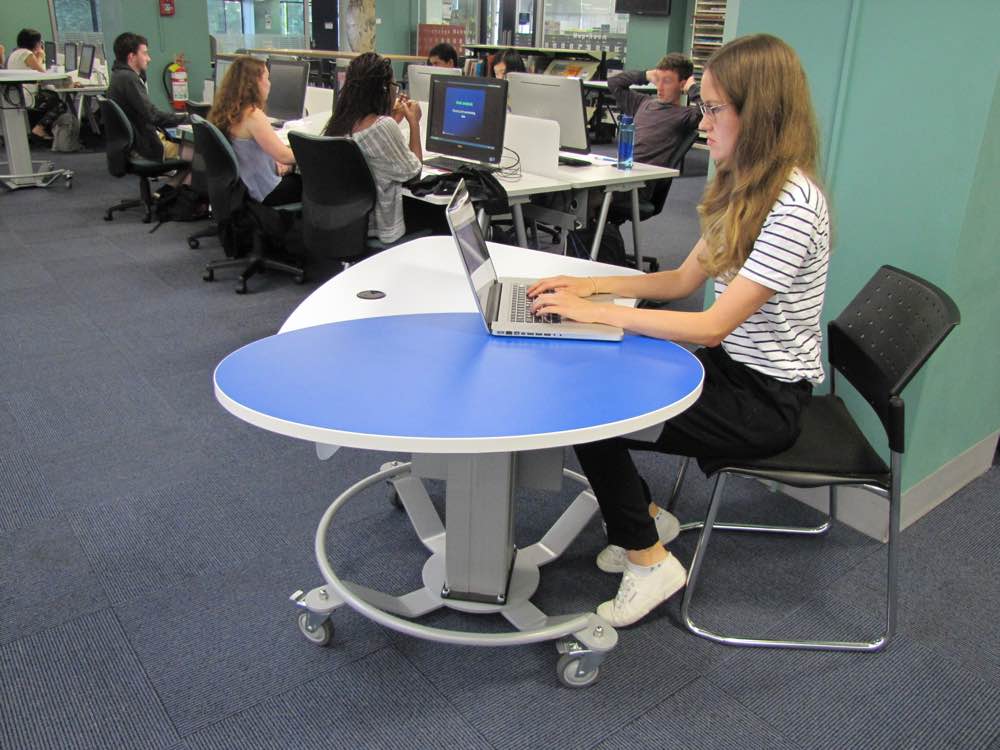 YAKETY YAK 201 Desk at The University of Auckland General Library.