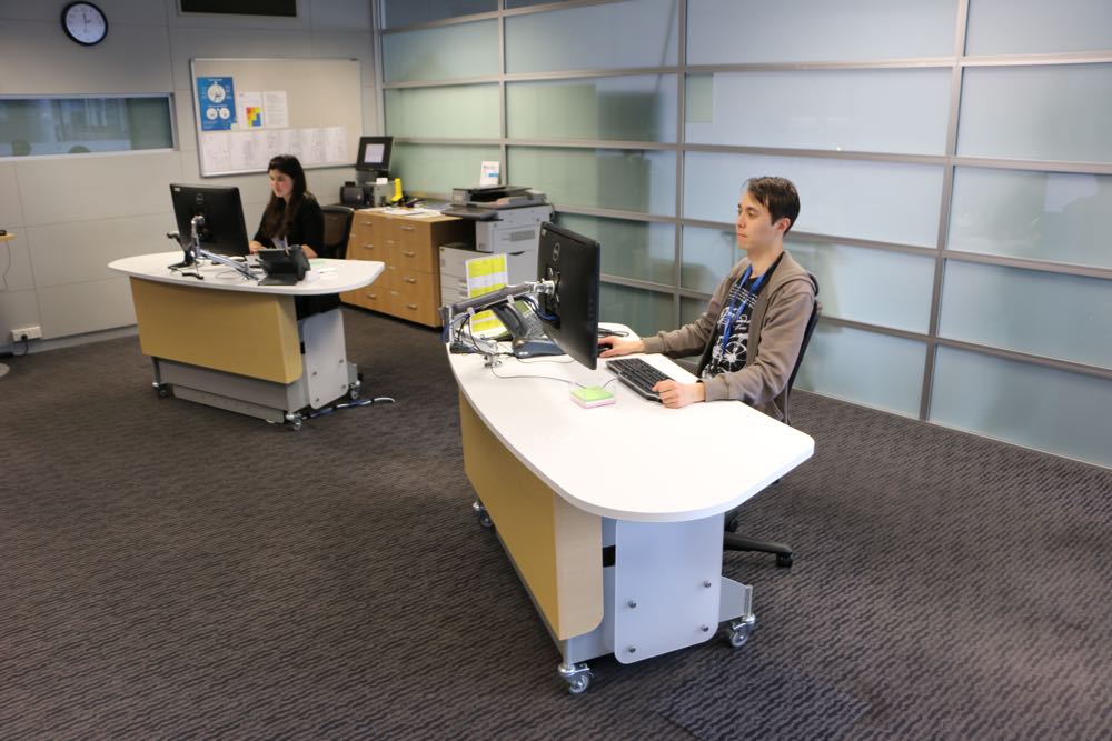 YAKETY YAK 205 height-adjustable help Desks at The University of Auckland’s Kate Edgar Student Centre.