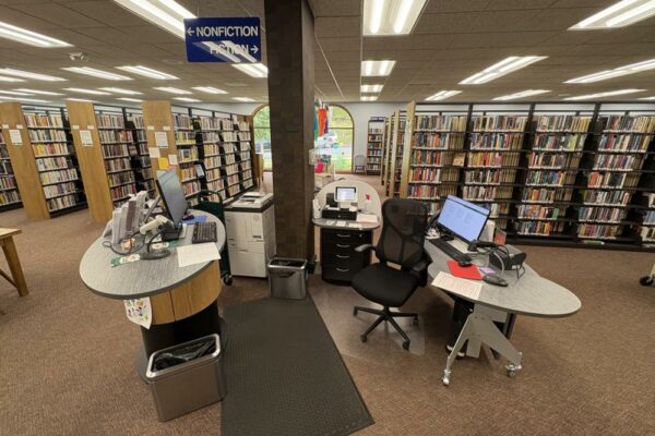 This three-unit grouping is arranged to create a responsive and dynamic space for staff to interact with customers.