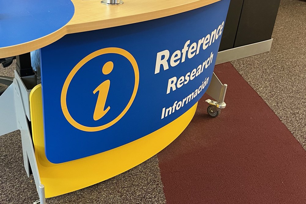 YAKETY YAK 202 Desk at Linn Benton Community College, Oregon.