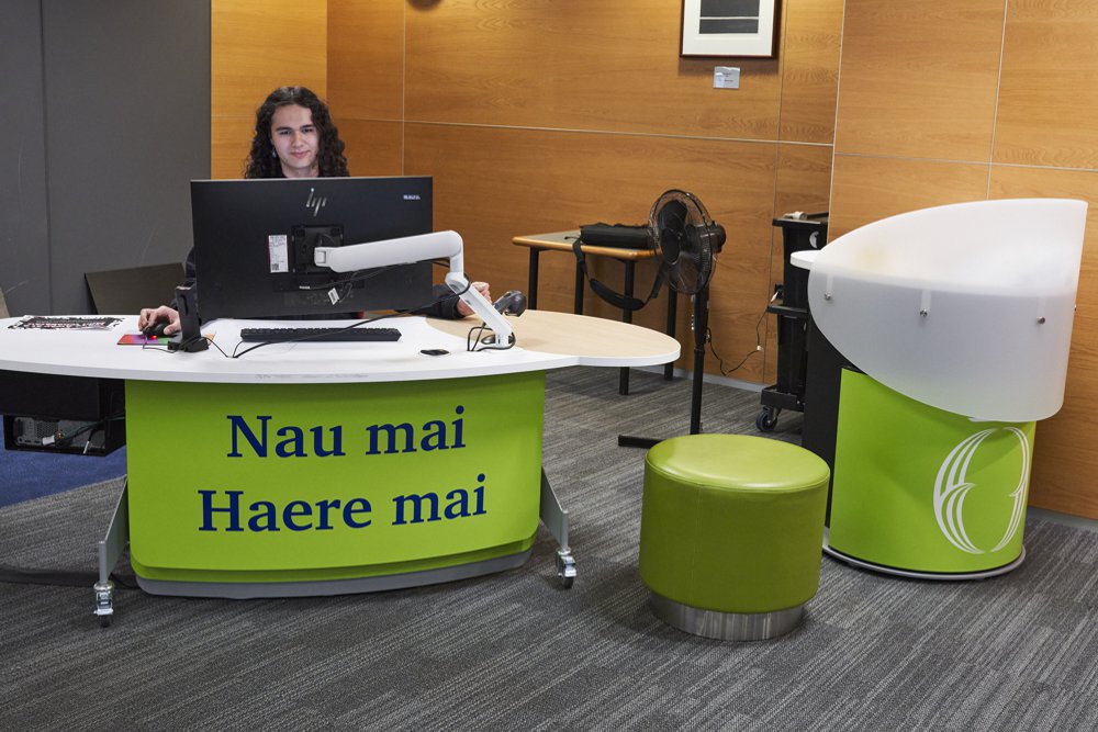 A pairing of a YAKETY YAK 203 Desk and Work Module at Robertson Library
