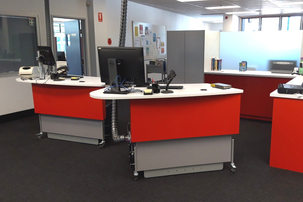 YAKETY YAK 204 Desks positioned for customer help at Southern Cross University.