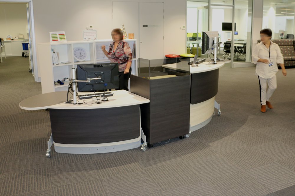 YAKETY YAK 202 Desks become the key customer service point at TAFE NSW, Kingswood Campus Library.