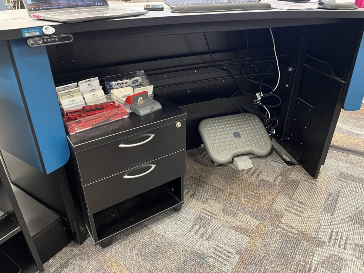 Our YAKETY YAK Under Counter Storage Module fits neatly below the worktop of our 305 Counter with plenty of space remaining for staff to sit comfortably at the University of North Carolina Library.