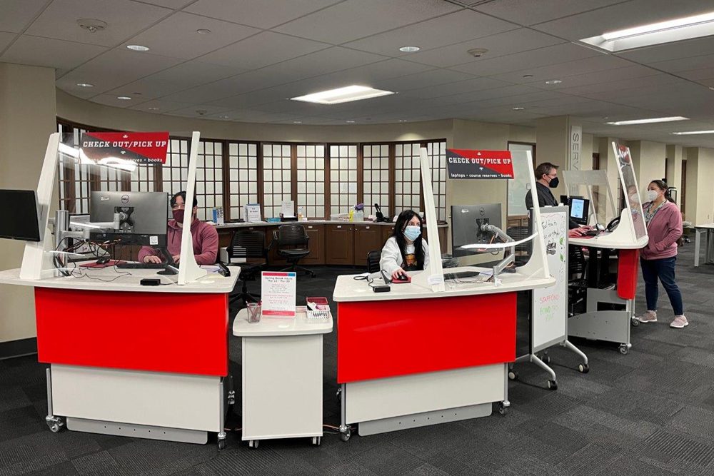 YKETY YAK 204 Desks and Stand-Alone Storage Module at the University of New Mexico Mexico’s Zimmerman Library.